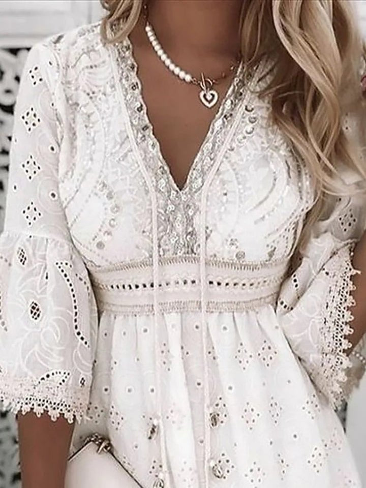 Laura | Boho Mini Kjole V-Udskæring A-Linje Blonde Detaljer