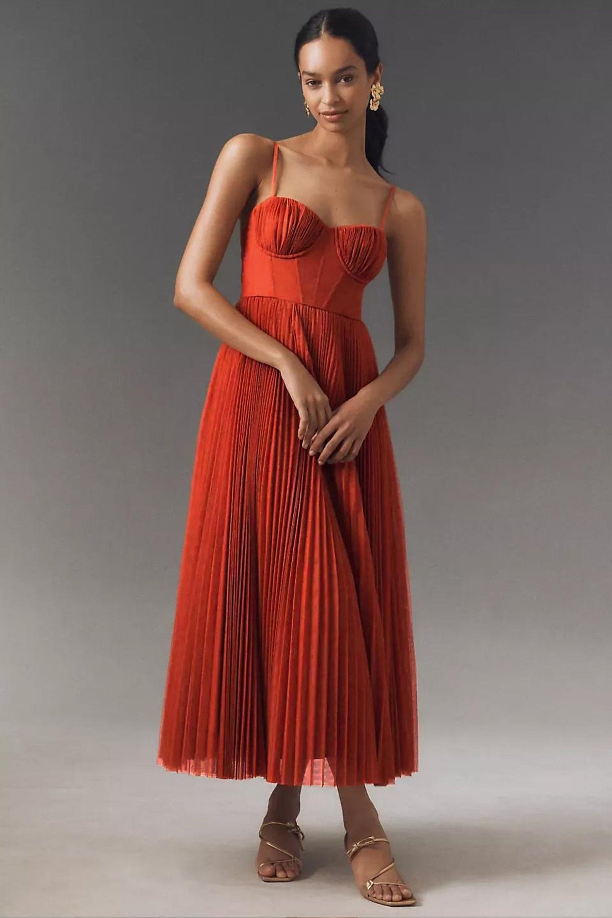 Astrid | Damernes Plisseret Korset Midi Slip-kjole