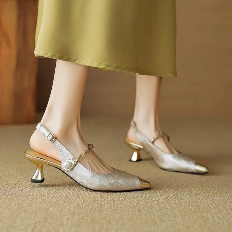 Nora | Damers Blomsterjacquard Spidstå Kitten Heel Slingback Pumps