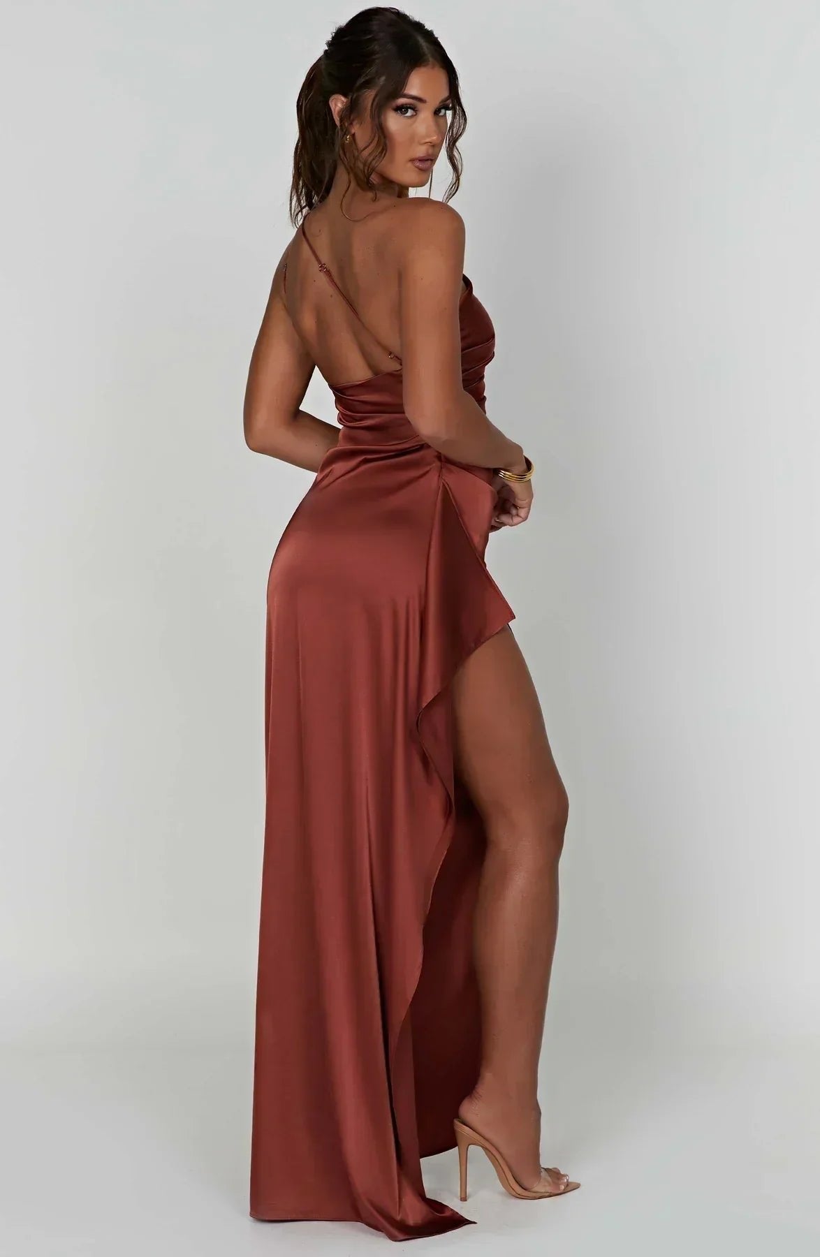 Laura | Dame Asymmetrisk One-Shoulder Satin Maxi Aftenkjole Høj Slids
