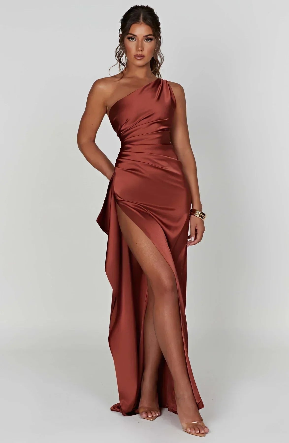 Laura | Dame Asymmetrisk One-Shoulder Satin Maxi Aftenkjole Høj Slids