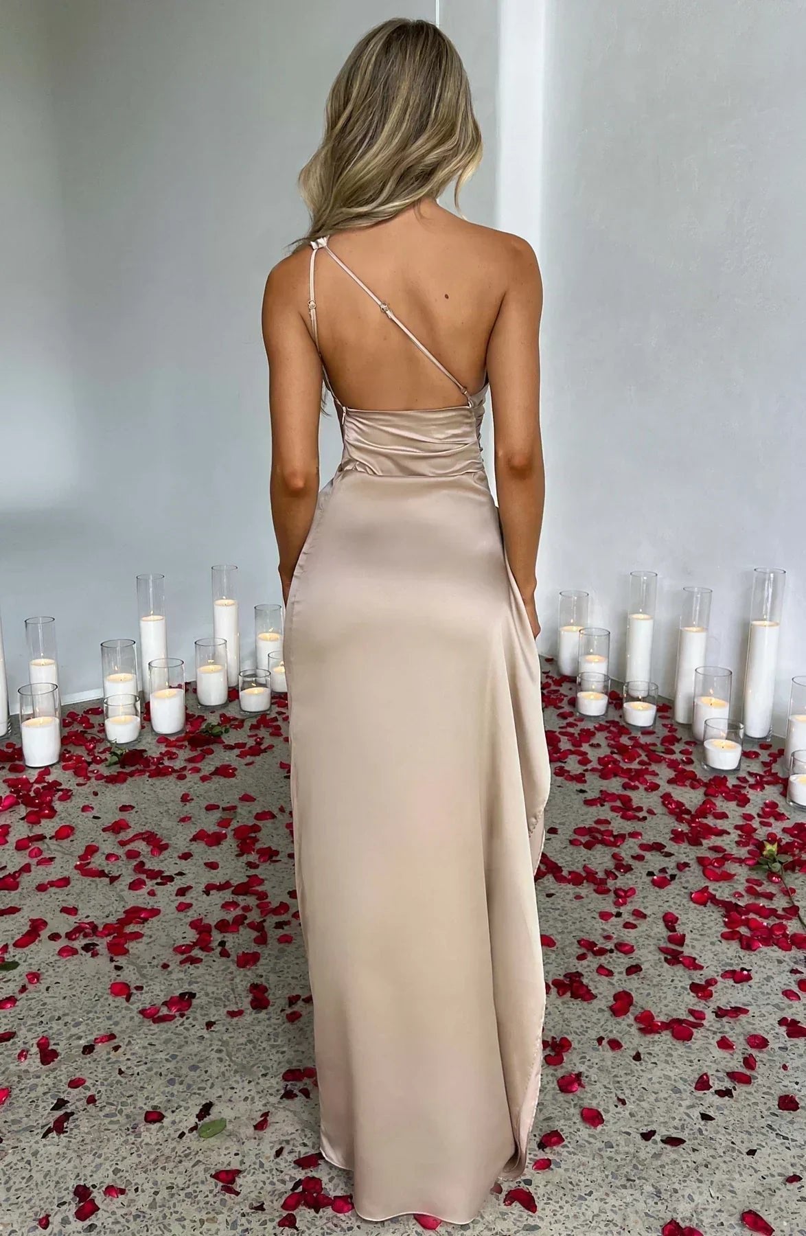 Laura | Dame Asymmetrisk One-Shoulder Satin Maxi Aftenkjole Høj Slids
