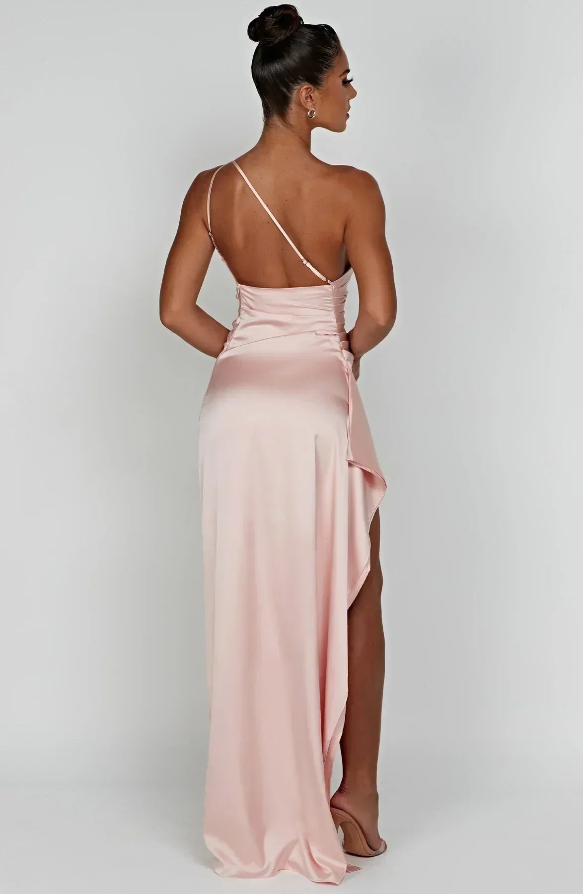 Laura | Dame Asymmetrisk One-Shoulder Satin Maxi Aftenkjole Høj Slids