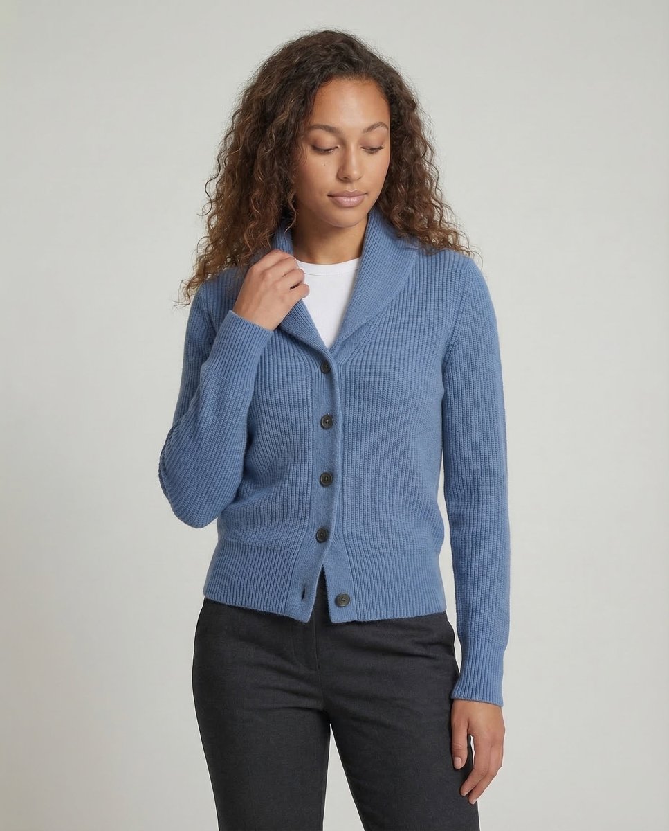 Laura | Dame Ribstrikket Cardigan med Revers og Knaplukning