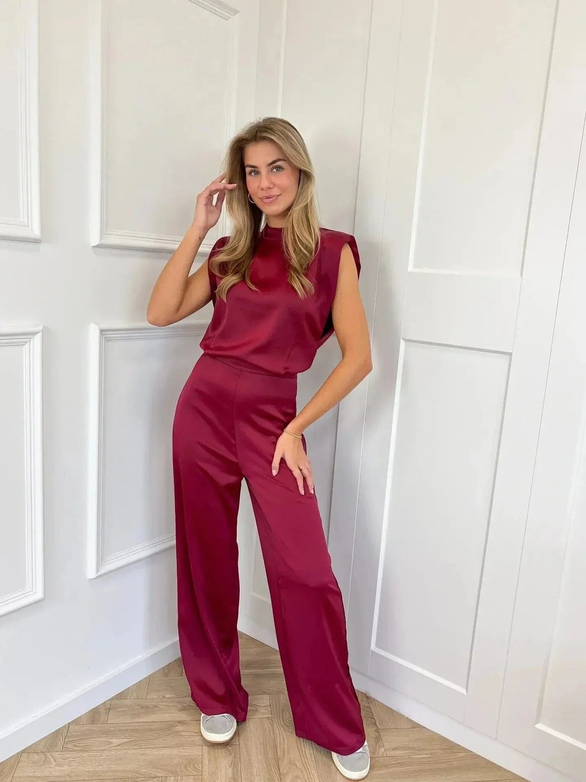 Josefine | Dame Satin Jumpsuit Brede Ben Ærmeløs Ettyksstykke