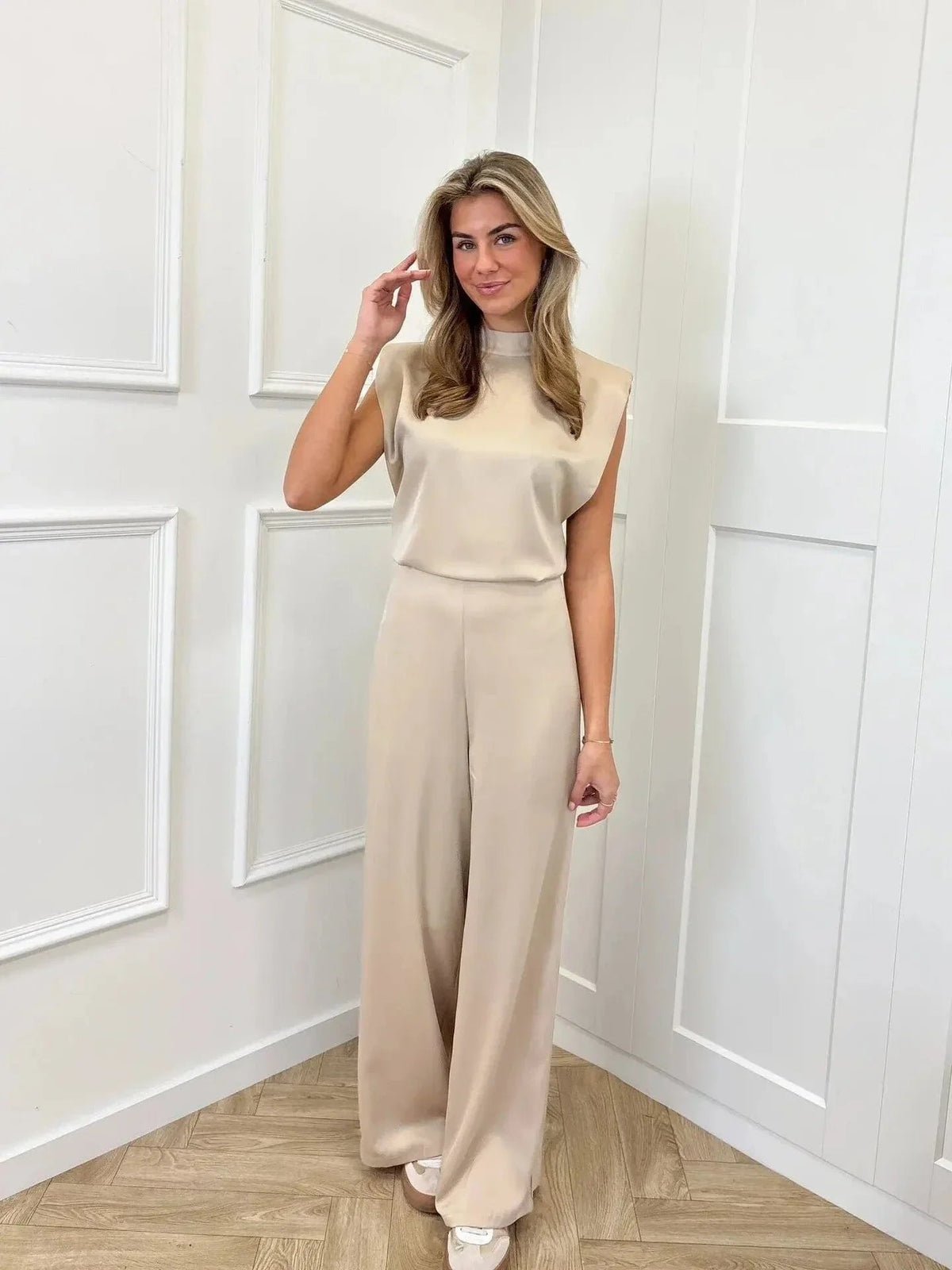 Josefine | Dame Satin Jumpsuit Brede Ben Ærmeløs Ettyksstykke
