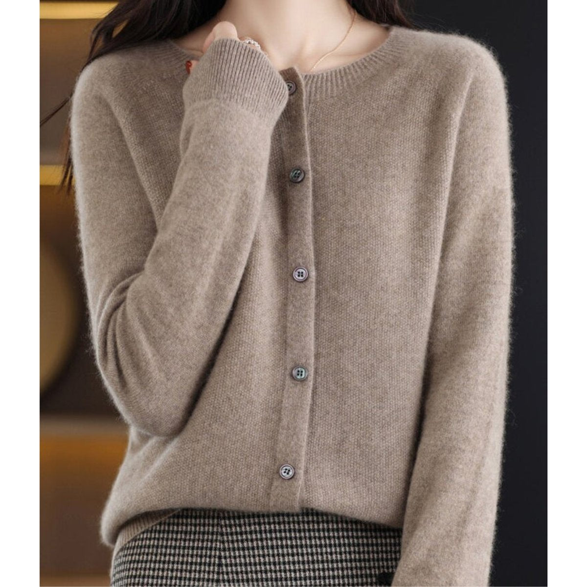 Astrid | Damecardigan Merino Uld Rundhalset Knaplukning Strik