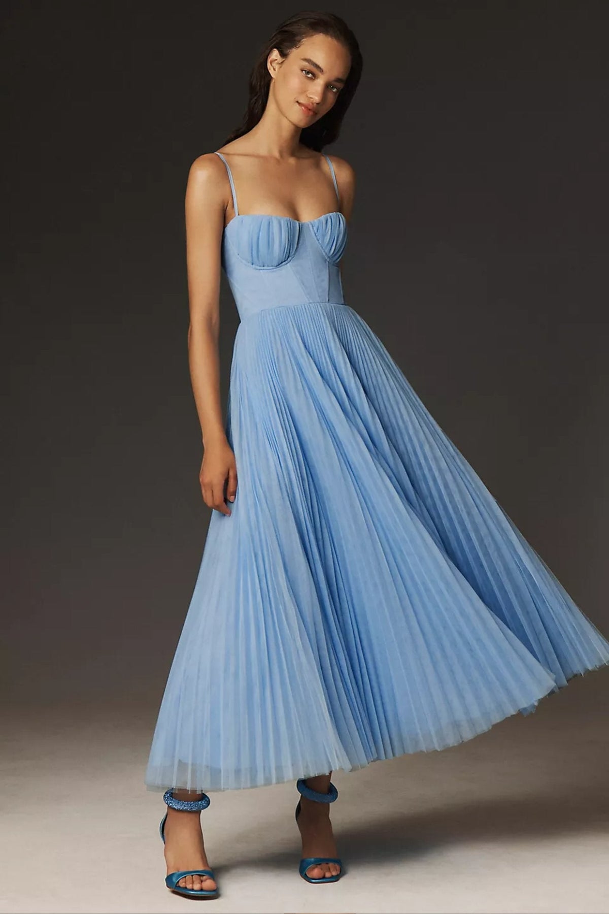 Astrid | Damernes Plisseret Korset Midi Slip-kjole