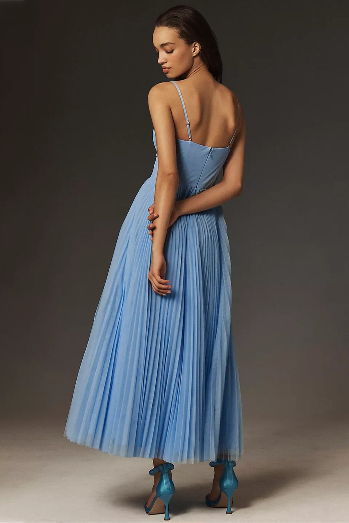 Astrid | Damernes Plisseret Korset Midi Slip-kjole