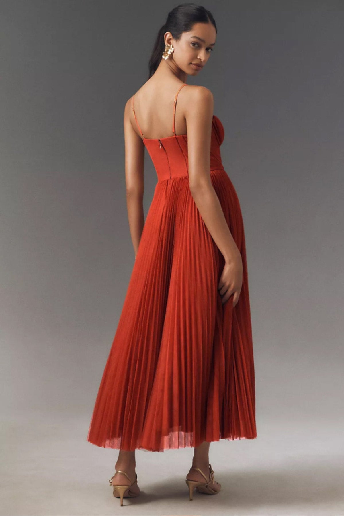 Astrid | Damernes Plisseret Korset Midi Slip-kjole